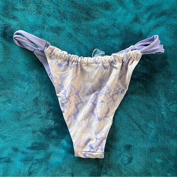 437 bottoms - Picture 2 of 4